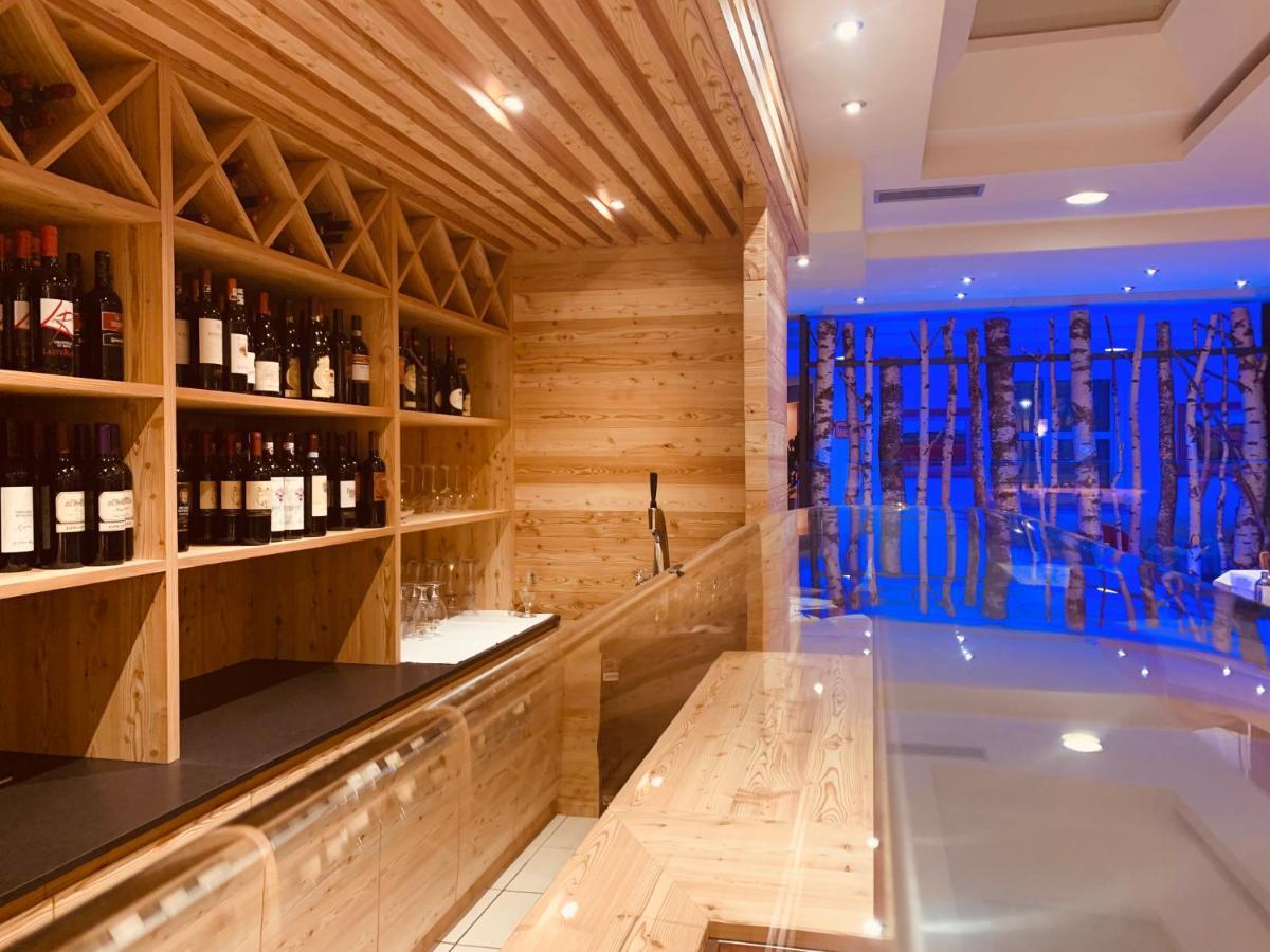 Alpholiday Dolomiti Wellness & Family Hotel Dimaro Exteriér fotografie