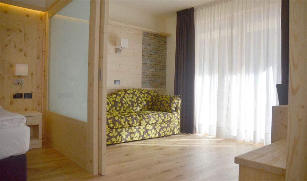 Alpholiday Dolomiti Wellness & Family Hotel Dimaro Exteriér fotografie