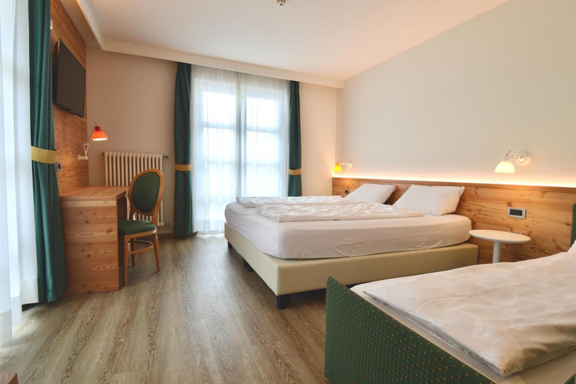 Alpholiday Dolomiti Wellness & Family Hotel Dimaro Pokoj fotografie
