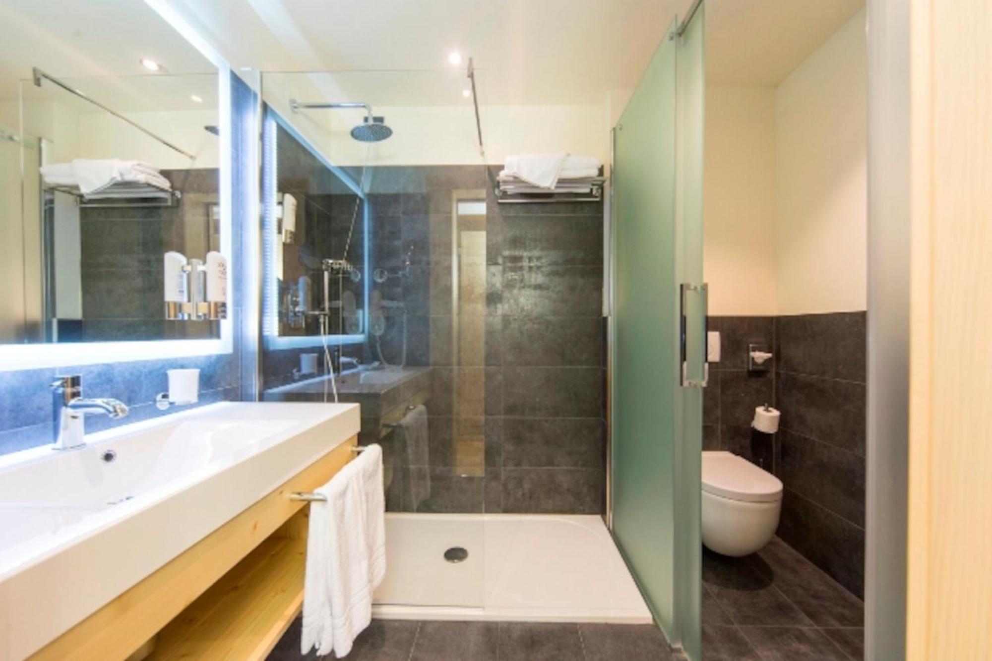 Alpholiday Dolomiti Wellness & Family Hotel Dimaro Pokoj fotografie