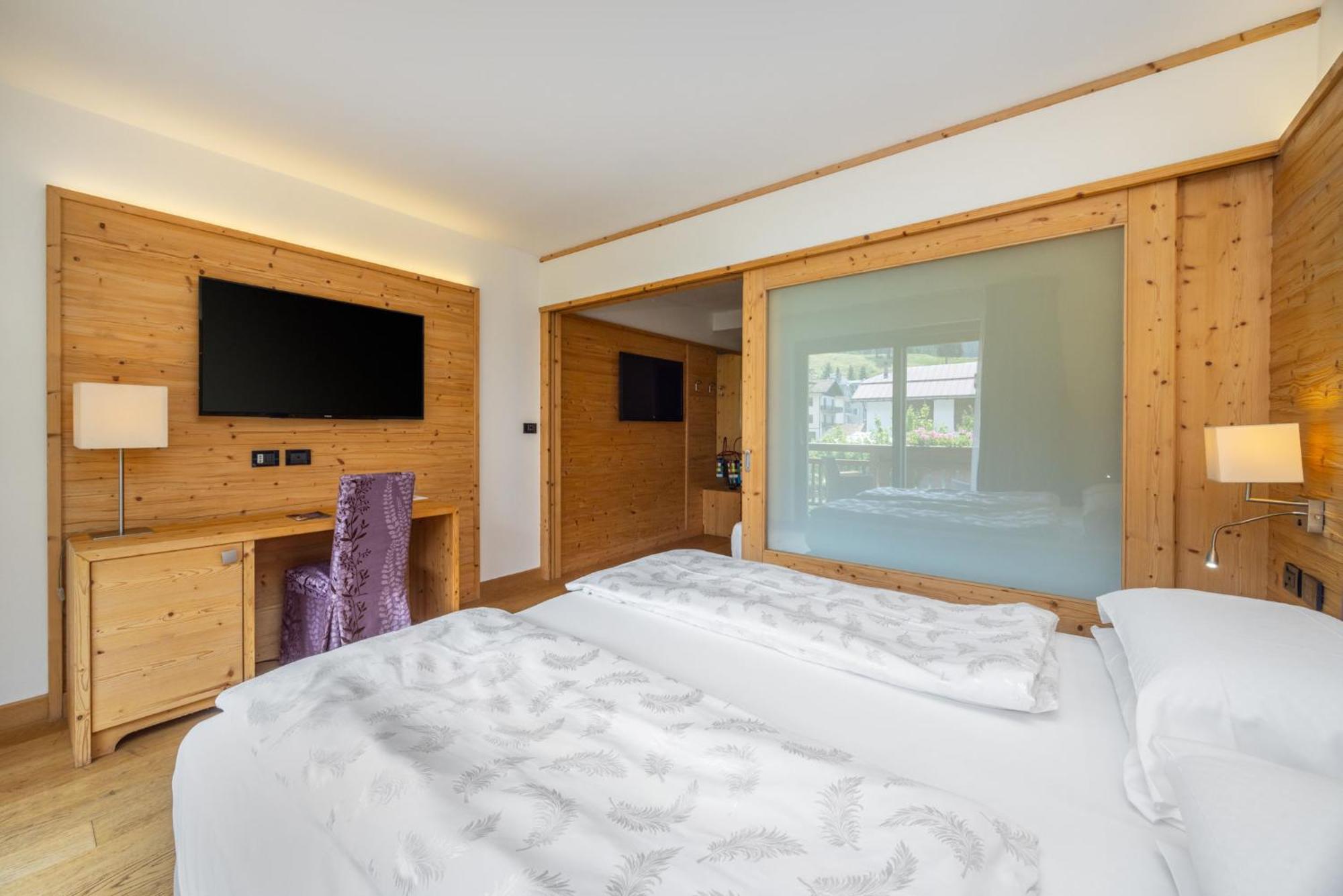 Alpholiday Dolomiti Wellness & Family Hotel Dimaro Pokoj fotografie