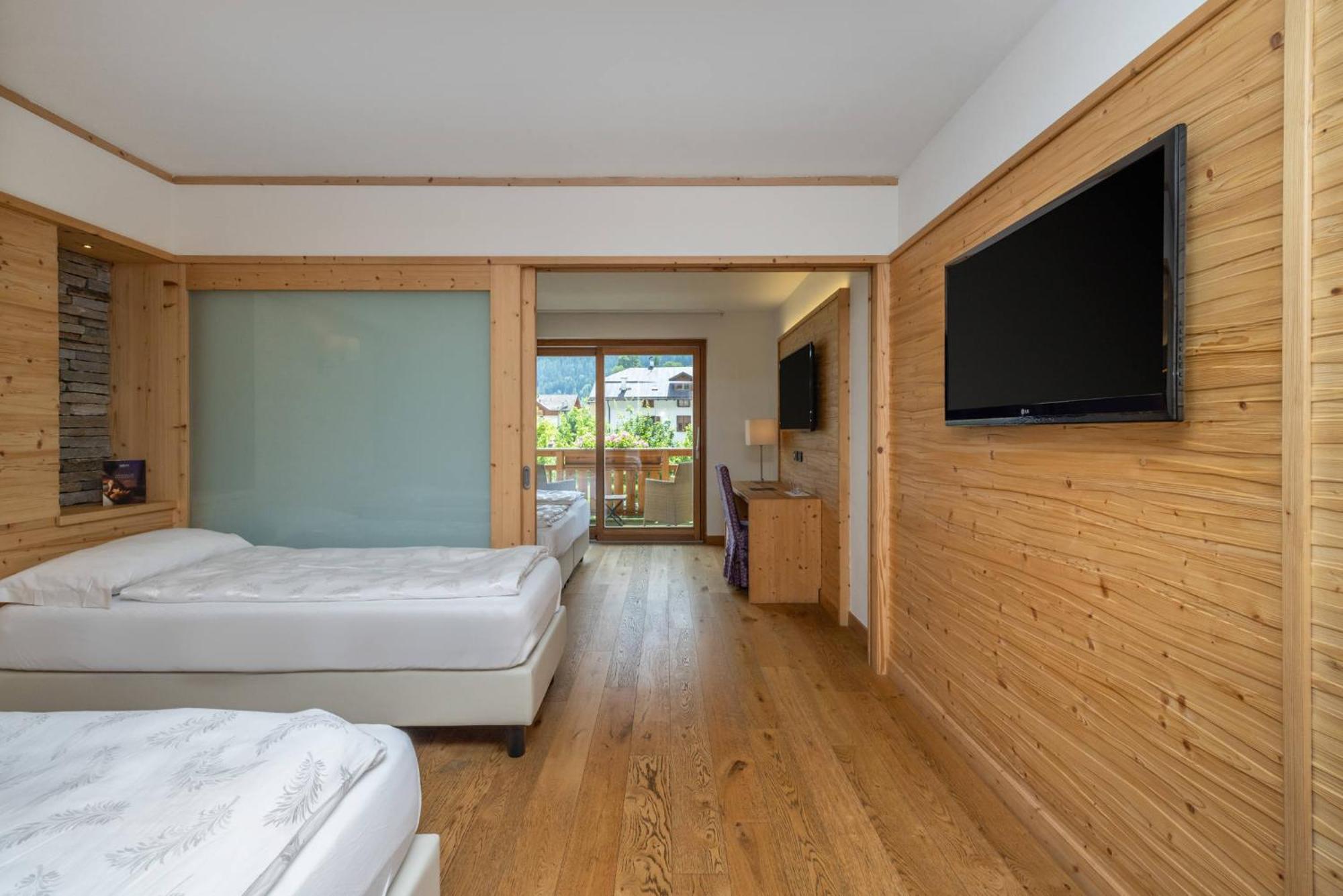 Alpholiday Dolomiti Wellness & Family Hotel Dimaro Pokoj fotografie