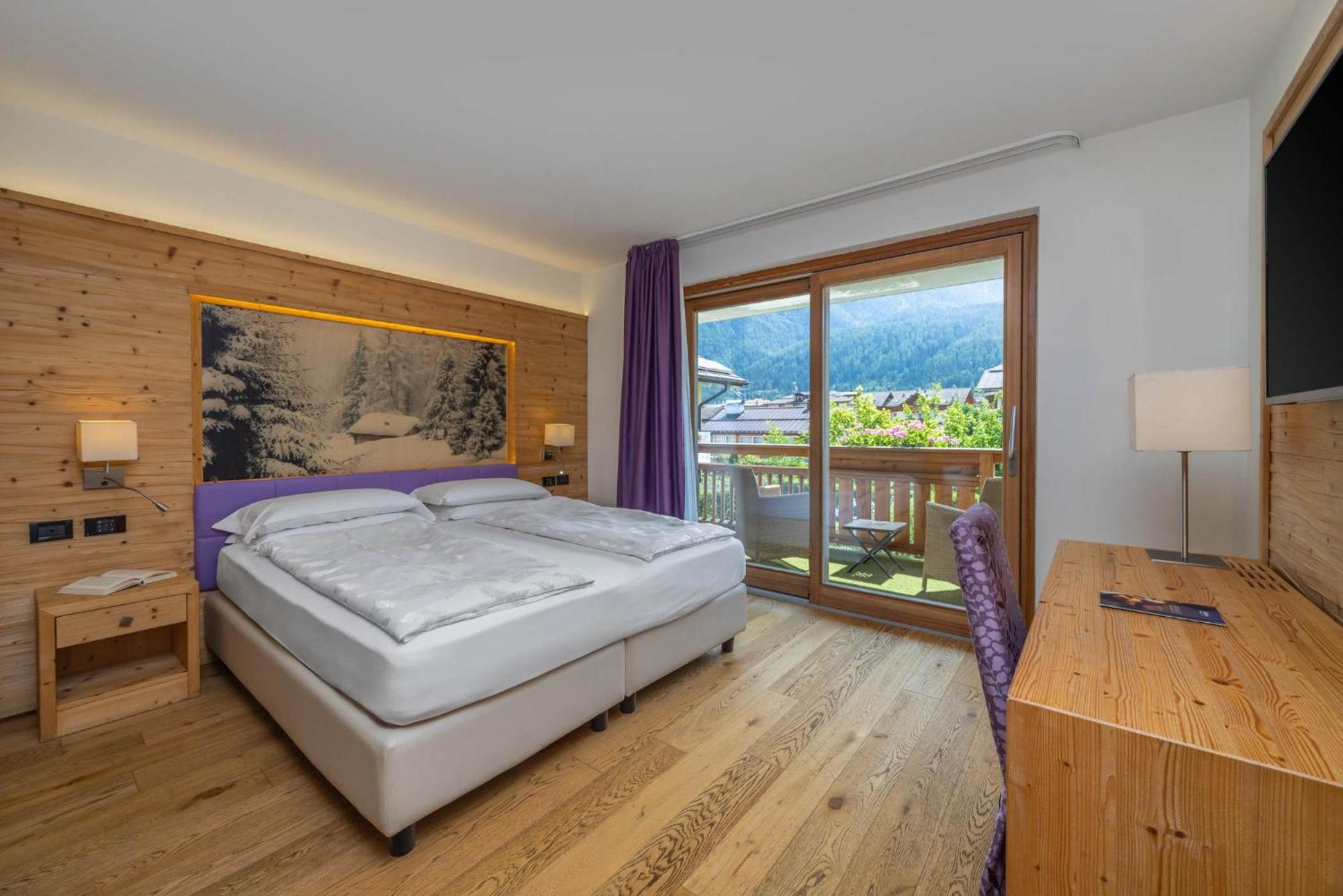 Alpholiday Dolomiti Wellness & Family Hotel Dimaro Pokoj fotografie