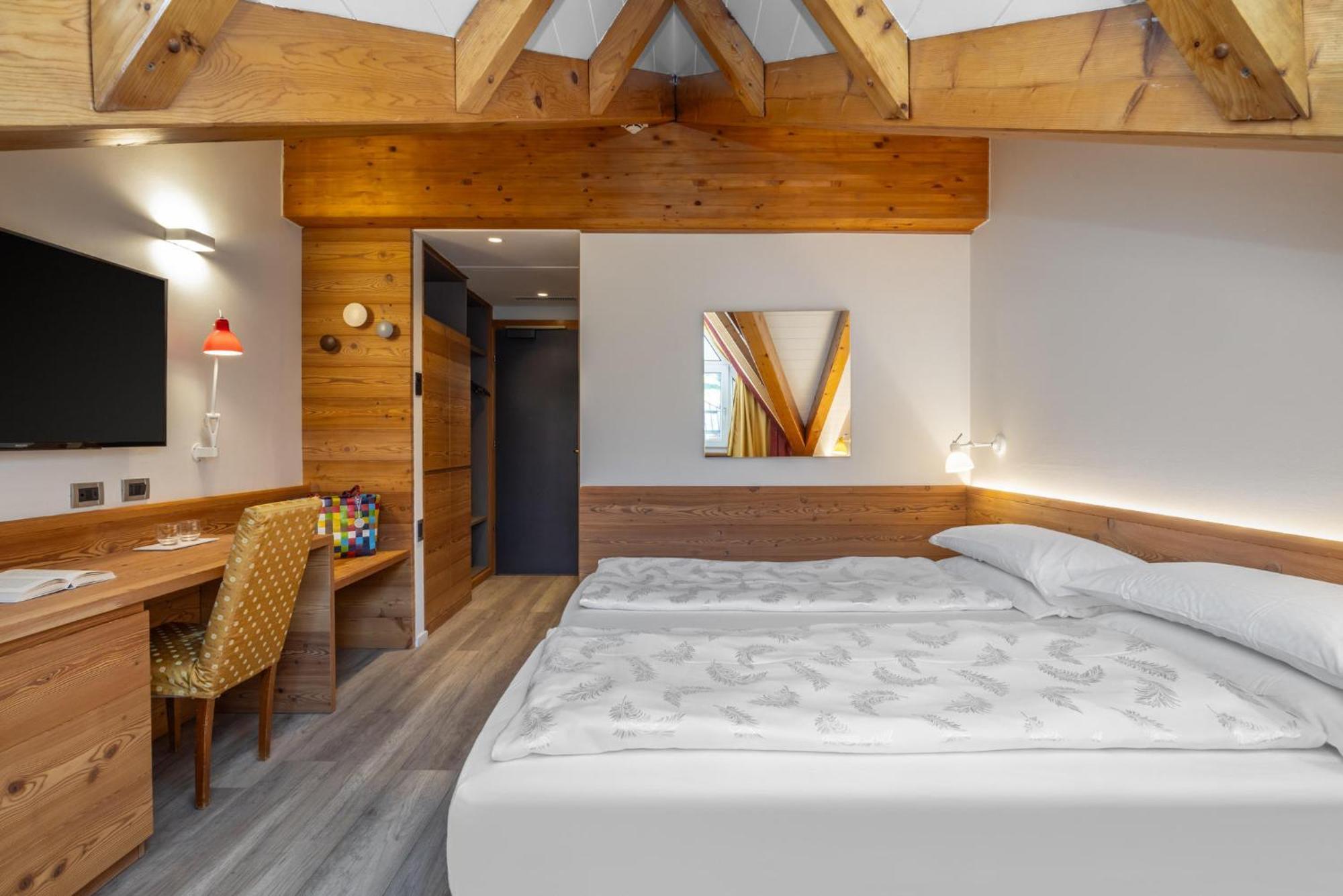 Alpholiday Dolomiti Wellness & Family Hotel Dimaro Pokoj fotografie