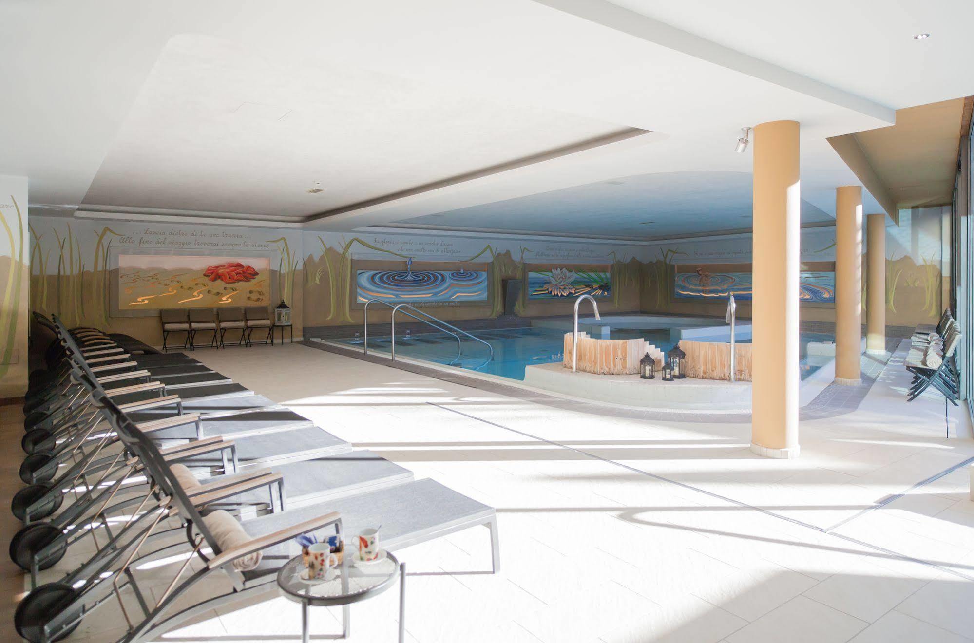 Alpholiday Dolomiti Wellness & Family Hotel Dimaro Exteriér fotografie