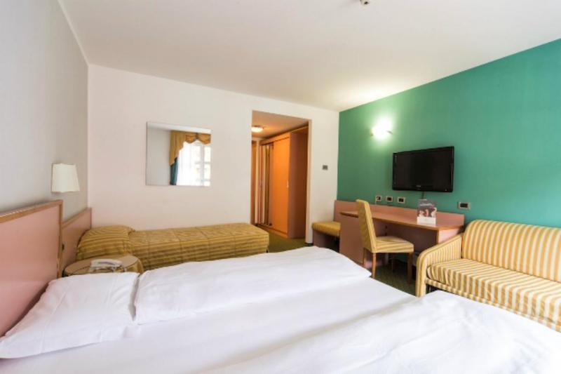 Alpholiday Dolomiti Wellness & Family Hotel Dimaro Exteriér fotografie
