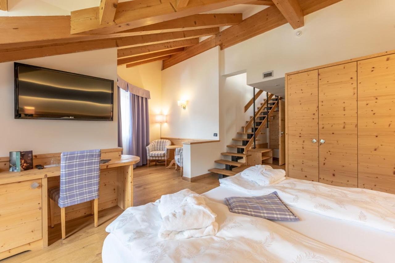 Alpholiday Dolomiti Wellness & Family Hotel Dimaro Exteriér fotografie